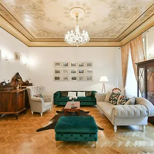Stunning Charles Bridge Apartment Prague
