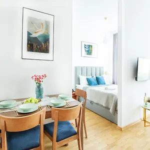 Unique Style Old Town - 25 Min From The Airport - By Homelike Apartment